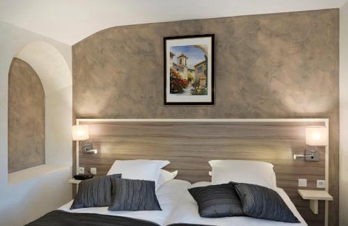 La Ferte-Imbault Hôtel | Logis Auberge À La Tête De Lard
