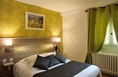 La Ferte-Imbault Hôtel | Logis Auberge À La Tête De Lard