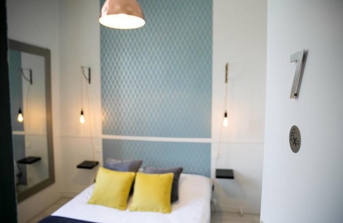 Combree Hôtel | Logis Auberge De L'ombrée