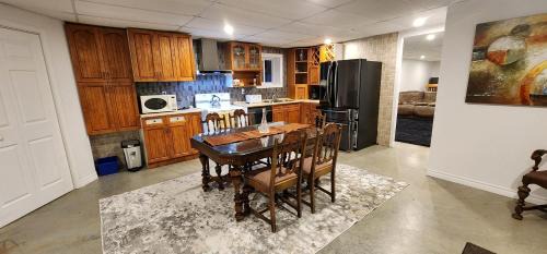 Barraute Appartement | Logis dans un Sous sol au Mont Video