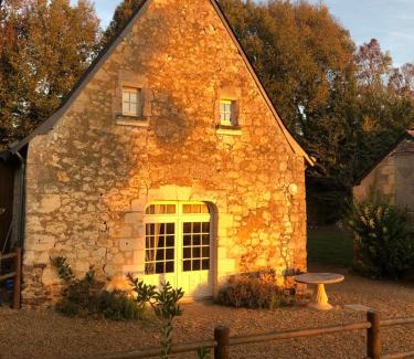 Le Vieil-Bauge Maison | Logis de Poëllier
