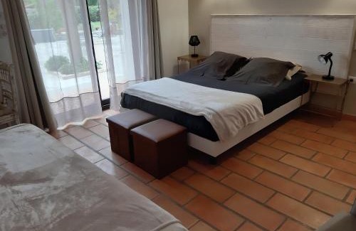 Sauve Maison | Logis des Magnans - Deux Chambres familiales pour 4 ou 5 personnes -