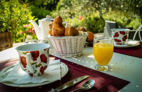 Sauve Maison | Logis des Magnans - Deux Chambres familiales pour 4 ou 5 personnes -