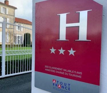 Tonnay-Boutonne Hôtel | Logis Domaine du Prieuré