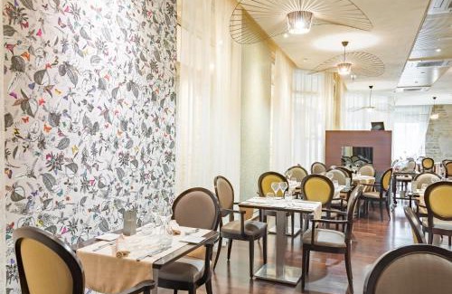 Salins-les-Bains Hôtel | Logis Grand Hôtel Des Bains