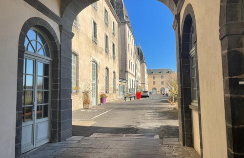 Saint-Flour Hôtel | Logis Hôtel Ancien Grand Séminaire