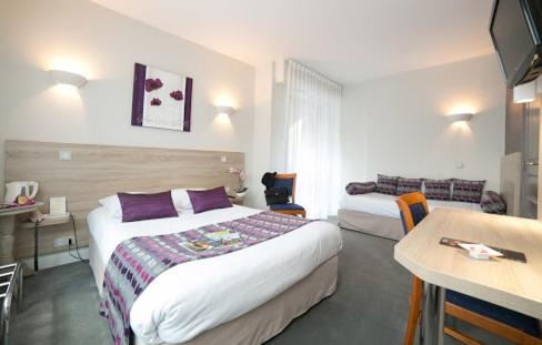 Doue-la-Fontaine Hôtel | Logis Hôtel Auberge de la Rose