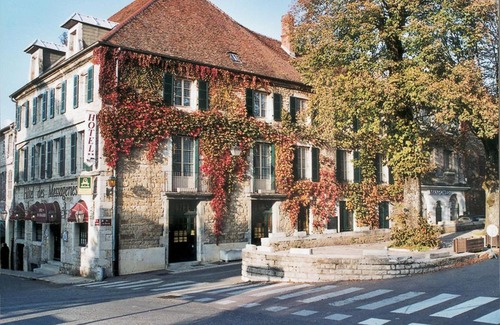 Arbois Hôtel | Logis Hôtel des Messageries