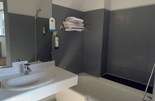 Tarnac Hôtel | Logis hôtel des voyageurs