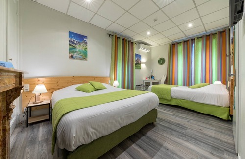 Bourgoin-Jallieu Hôtel | Logis Hôtel la Commanderie de Champarey