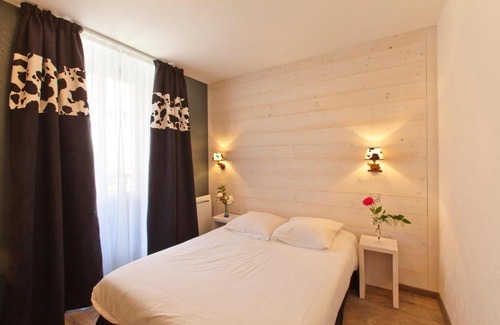 Clairvaux-les-Lacs Hôtel | Logis Hôtel LBB - les 2 lacs