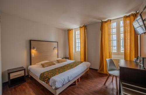 Navarrenx Hôtel | Logis Hôtel le Commerce