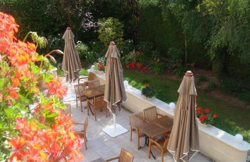 Neufchatel-en-Bray Hôtel | Logis Hôtel Les Airelles Neufchâtel En Bray