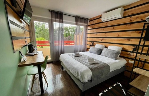 Lesperon Hôtel | Logis Hôtel Paris-Madrid