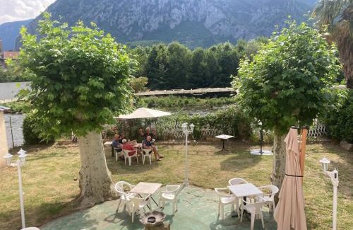 Tarascon-sur-Ariege Hôtel | Logis Hôtel Restaurant de la Poste