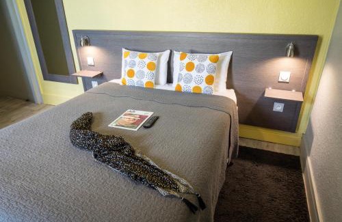 Le Mele-sur-Sarthe Hôtel | Logis Hôtel Restaurant de la Poste