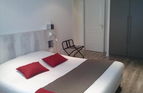 Hangest-sur-Somme Hôtel | LOGIS - Hôtel Restaurant Du Canard