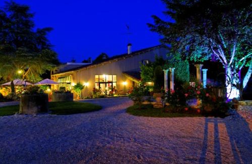Bassac Hôtel | Logis Hôtel Restaurant L'Essille