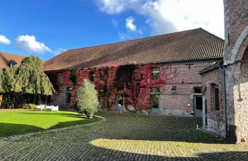 Artres Hôtel | LOGIS-Hôtel-Restaurant La Gentilhommière