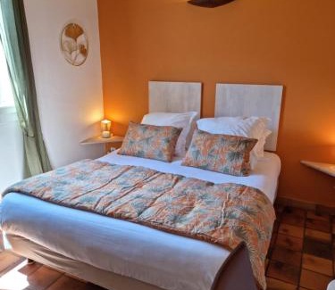 Mollans-sur-Ouveze Hôtel | Logis Hôtels Le Saint Marc