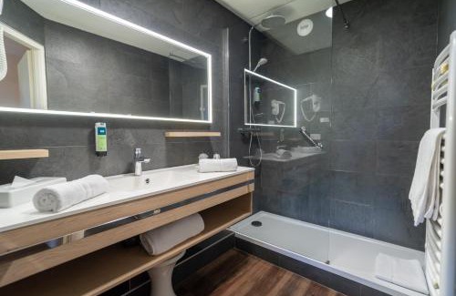 Thonon-les-Bains Hôtel | Logis Hotel Arc En Ciel