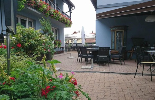 Ingwiller Hôtel | Logis Hotel Aux Comtes De Hanau