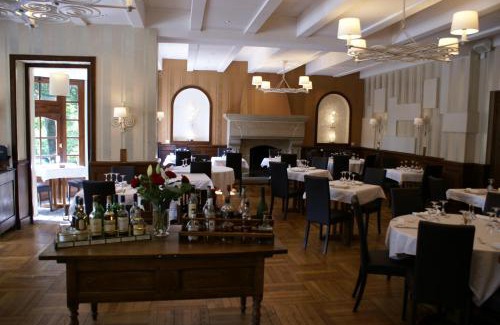 Combourg Hôtel | Logis Hotel Du Chateau