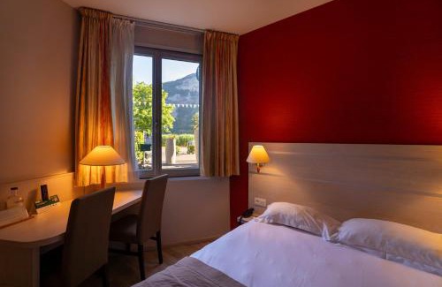 Nantua Hôtel | Logis Hotel L'Embarcadère