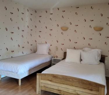 Pontgibaud Hôtel | Logis Hotel restaurant de la Poste