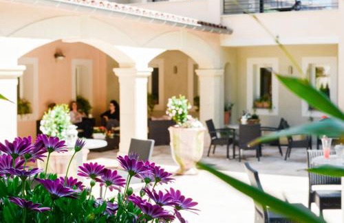 Anduze Hôtel | Logis Hotel Restaurant La Porte des Cévennes