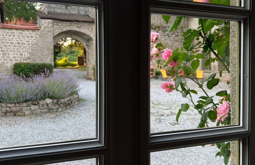 La Villetelle Maison | Logis indépendant dans une enceinte médiévale