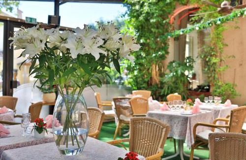 Saint-Vallier-de-Thiey Hôtel | Logis Le Relais Imperial