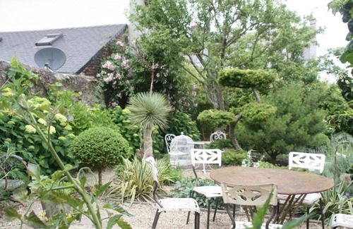 Honfleur Lit Et Petit-Déjeuner | Logis Saint-Léonard