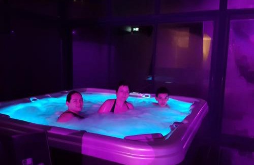Tence Hôtel | Logis SPA Hotel Restaurant De La Poste