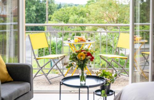 Chatellerault Appartement | Logis Verde à 5 minutes de l'autoroute A10, balcon & parking privé