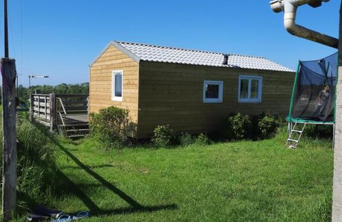 Dieppe Chalet De Ski | LOGT VUE MER AVEC TRAMPOLINE ET PONEY le long du GR