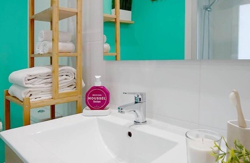 Romareda Appartement | LOIRA VÍA PIGNATELLI: 2 Bedrooms Next to the Canal