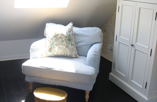 Assay Maison | Loire Valley 17th century gatehouse near Chinon