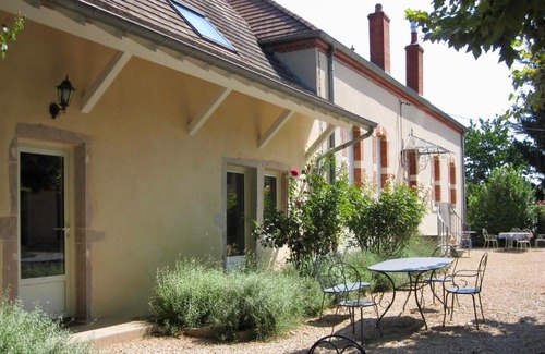 Cuisery Appartement | Loisy - Lovely Holiday House with Swimming Pool