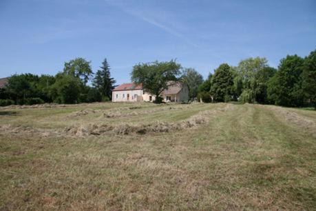Cuisery Appartement | Loisy - Lovely Holiday House with Swimming Pool