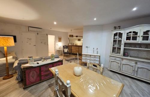 El Roc de Sant Gaieta Appartement | LokalHome