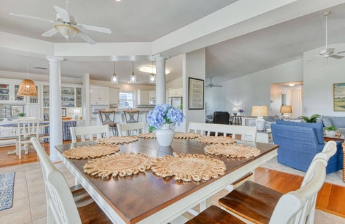 Long Bay Estates Maison | Lollipops Beach House - Four Bedroom, Three Bath, Private Pool in Long Bay