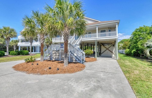 Long Bay Estates Maison | Lollipops Beach House - Four Bedroom, Three Bath, Private Pool in Long Bay