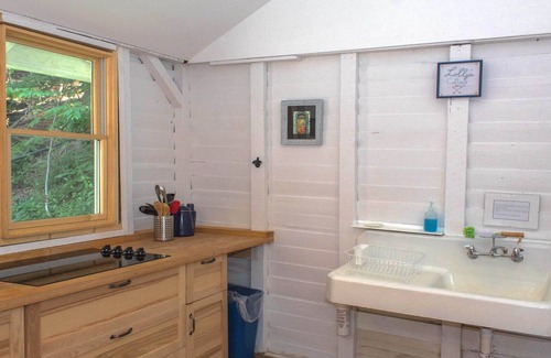 Valois Cottage | Lolly's Cottage - Une expérience privée de Seneca Lake!