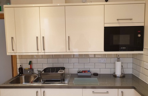 Clayhall Appartement | London Luxury Apartment Sleeps 4, 1 Min from Redbridge Station