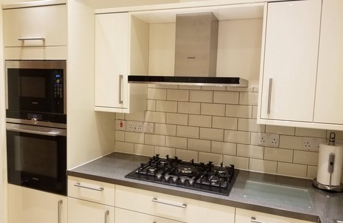 Cranbrook Appartement | London Luxury Studio Flat # 3 Rose Apartment à 1 minute du métro pour 3 personnes
