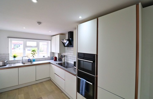 Pollards Hill Chalet De Ski | London Mitcham Beautiful Three Bedroom House