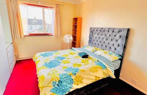 Brooklands Maison | London Serviced Accommodation - Access Elizabeth line