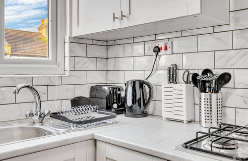 St. Ann's Appartement | London Serviced Apartment , 2 min walk to train station & near Tottenham Stadium