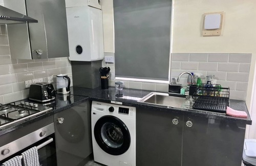 Thamesmead Maison | London - Sleeps 4 - Parking - Garden - Petfriendly